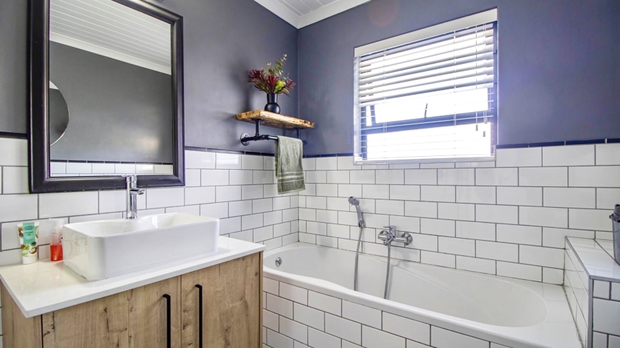 5 Bedroom Property for Sale in Dwarskersbos Western Cape